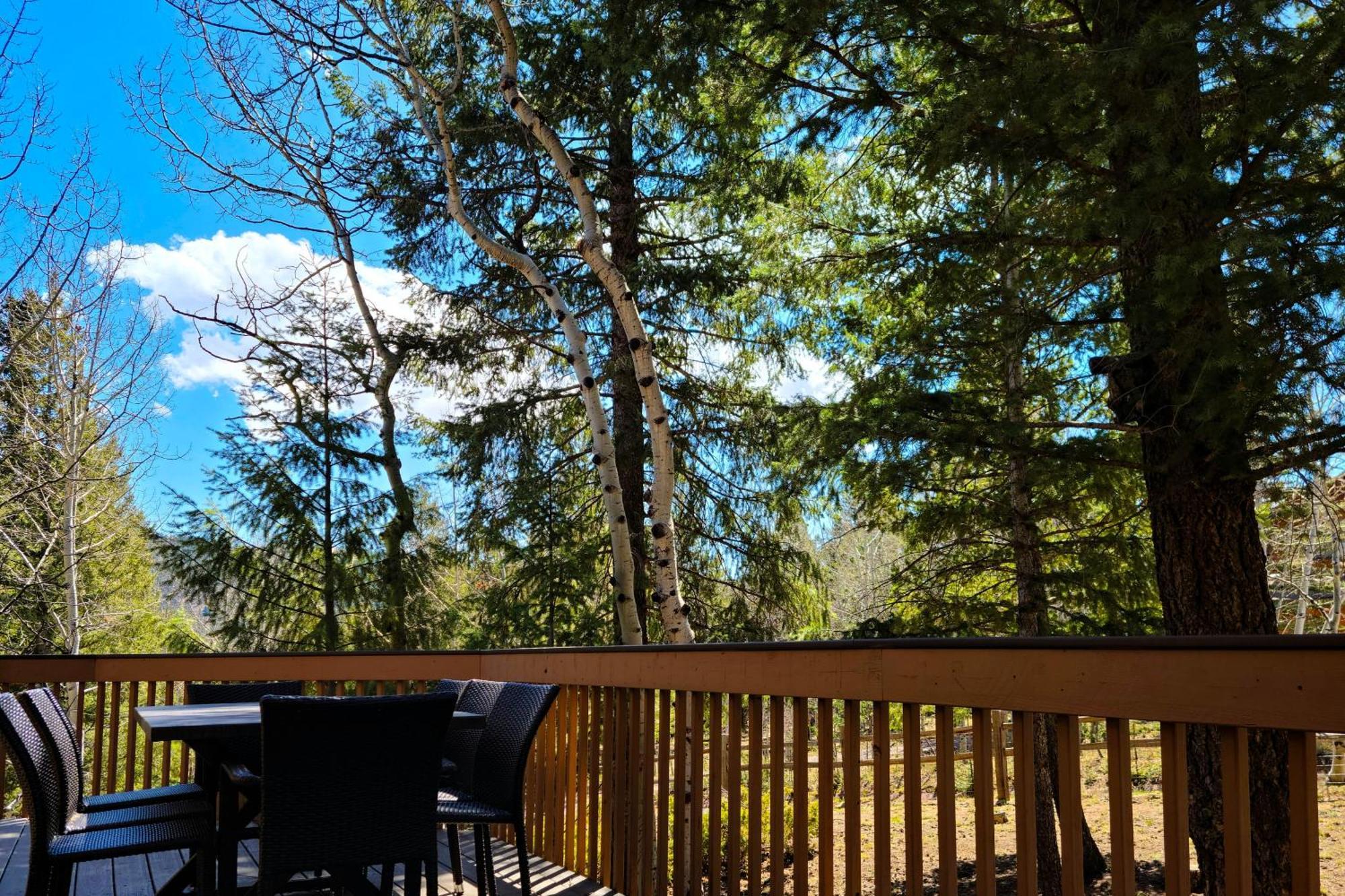 Timber Wolf Woodland Park Exterior foto