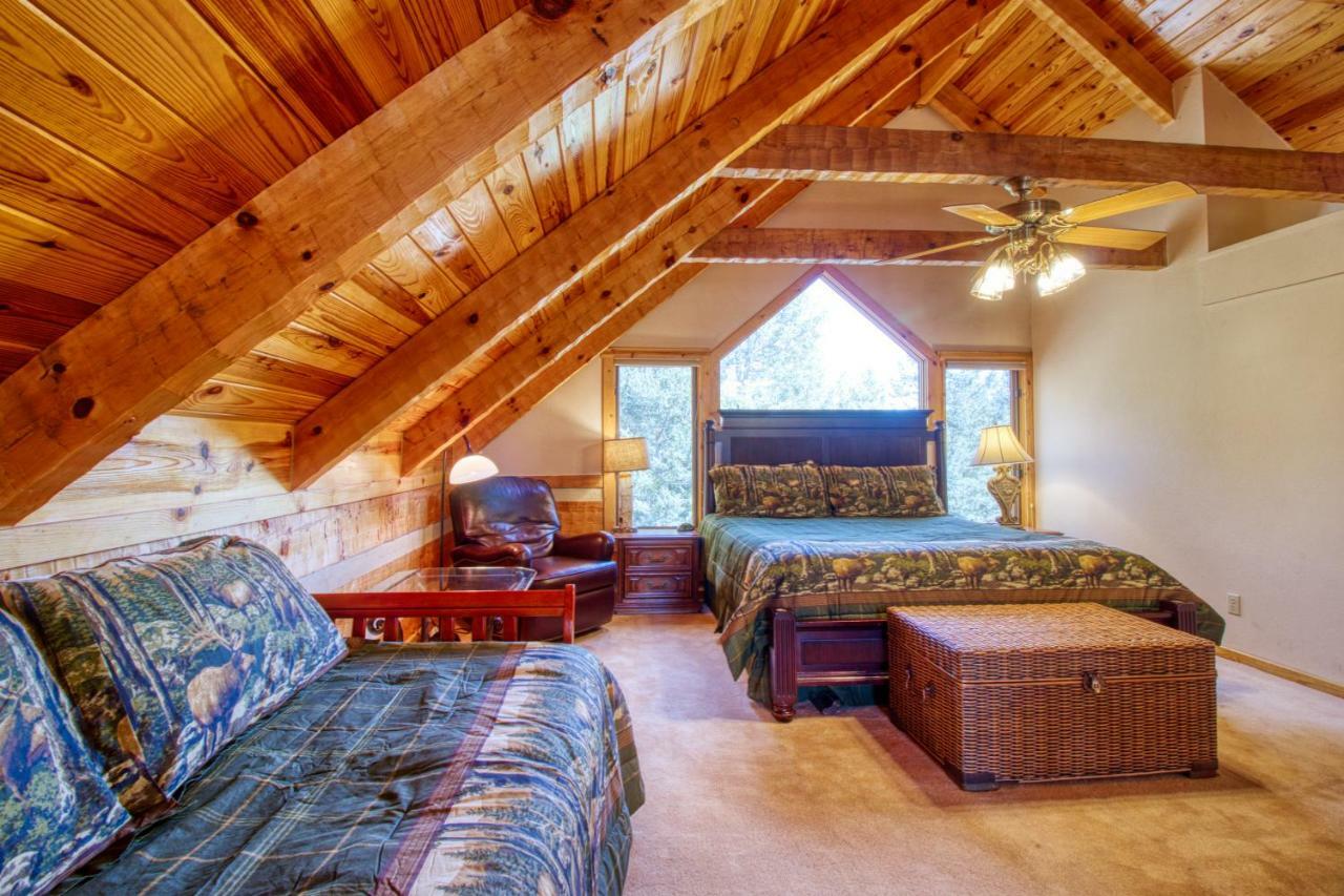 Timber Wolf Woodland Park Exterior foto