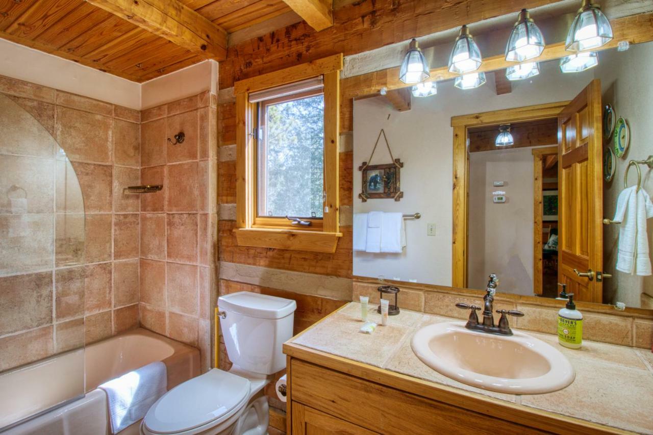 Timber Wolf Woodland Park Exterior foto