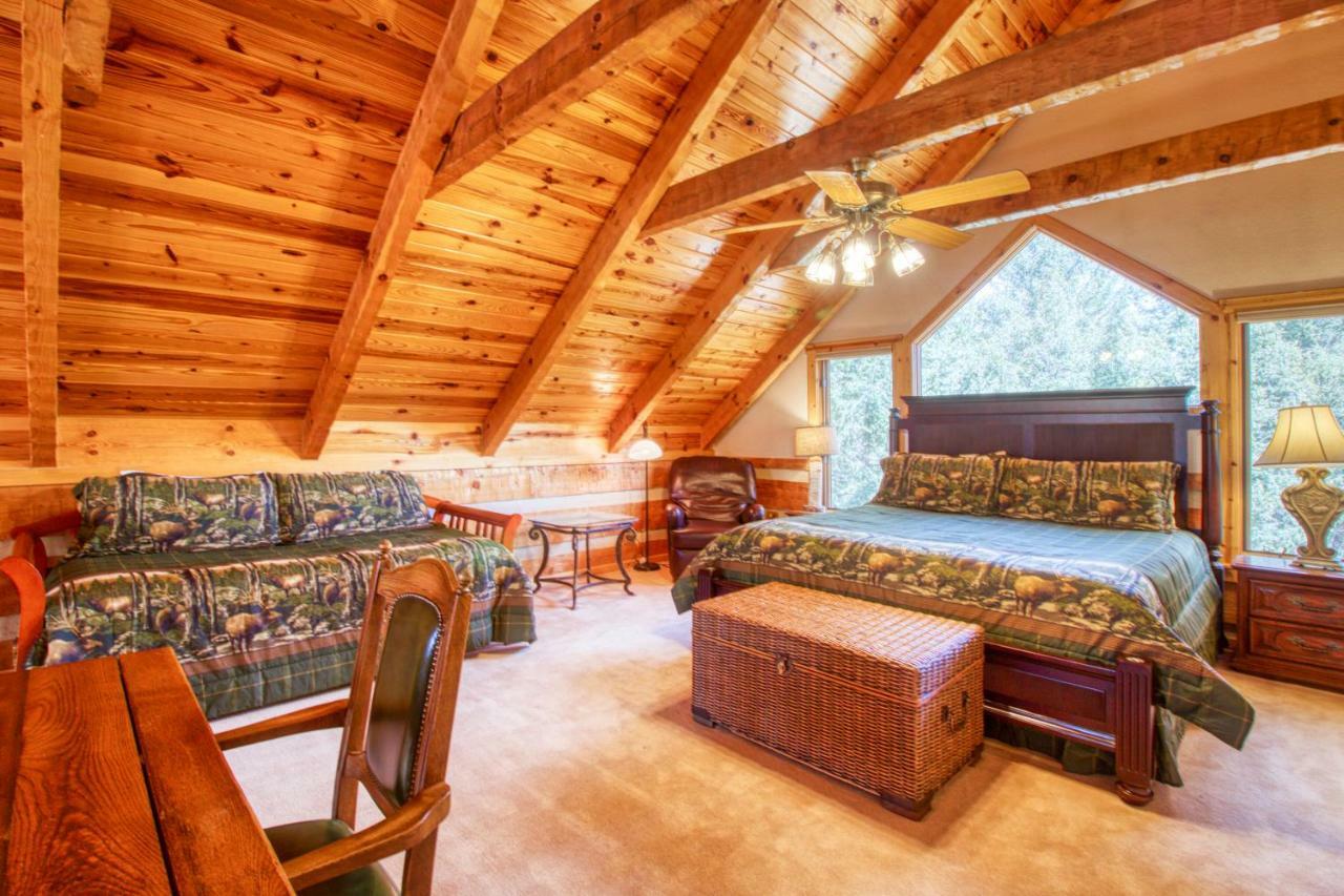Timber Wolf Woodland Park Exterior foto