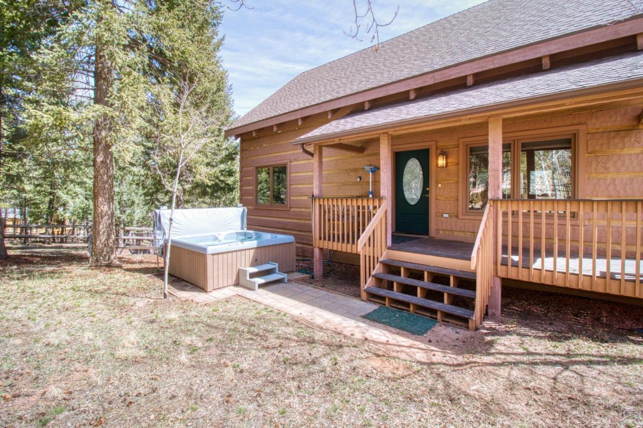 Timber Wolf Woodland Park Exterior foto