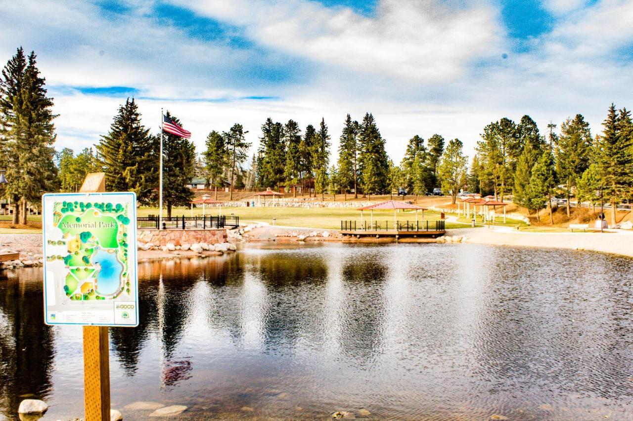 Timber Wolf Woodland Park Exterior foto